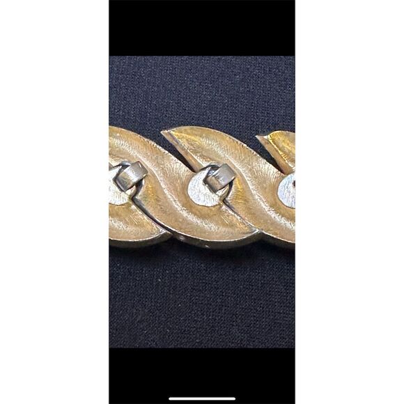 Crown Trifari Signed Vintage Gold Tone Linked Chain Bracelet 6.75" - Picture 6 of 13